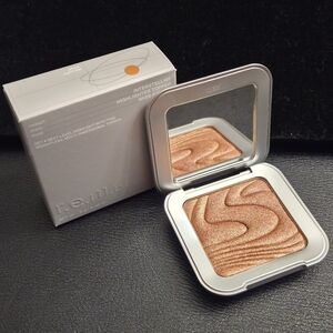r.e.m. Interstellar Highlighter Topper in Miss Mercury Deep Copper Rose